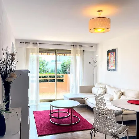 Serenity Apartment *