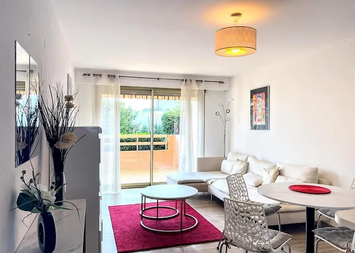 Serenity Apartment *